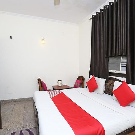 Oyo 8188 Vardhmaan Inn Delhi  Exterior foto