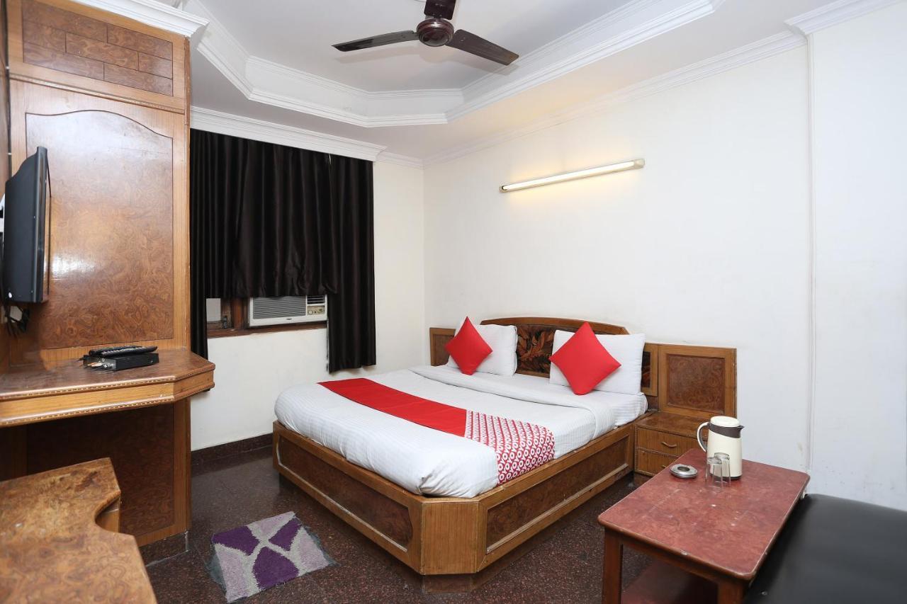 Oyo 8188 Vardhmaan Inn Delhi  Exterior foto
