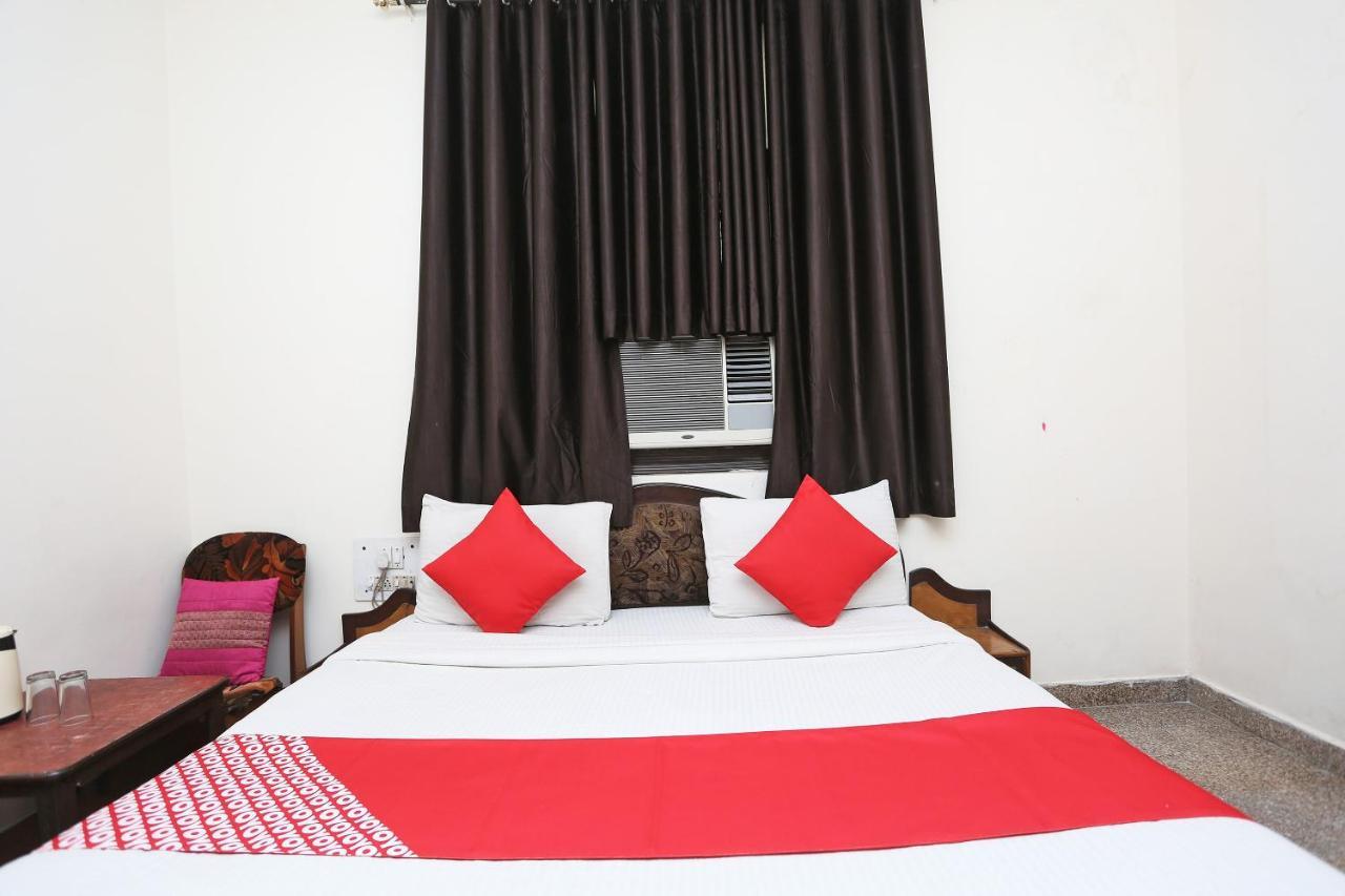 Oyo 8188 Vardhmaan Inn Delhi  Exterior foto