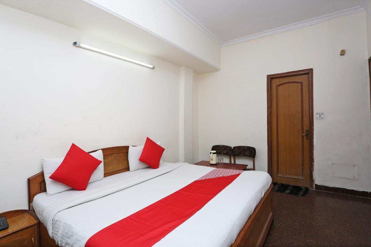 Oyo 8188 Vardhmaan Inn Delhi  Exterior foto