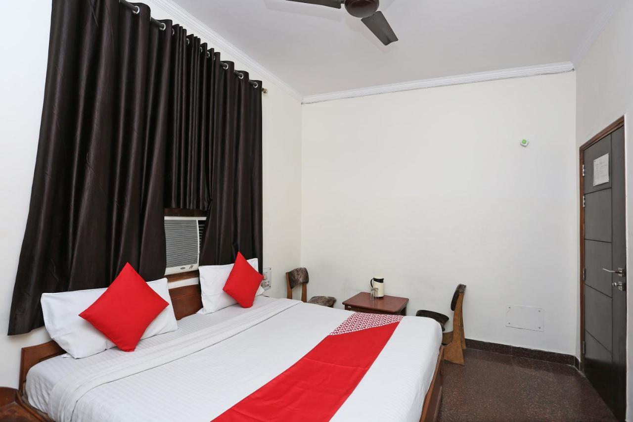 Oyo 8188 Vardhmaan Inn Delhi  Exterior foto