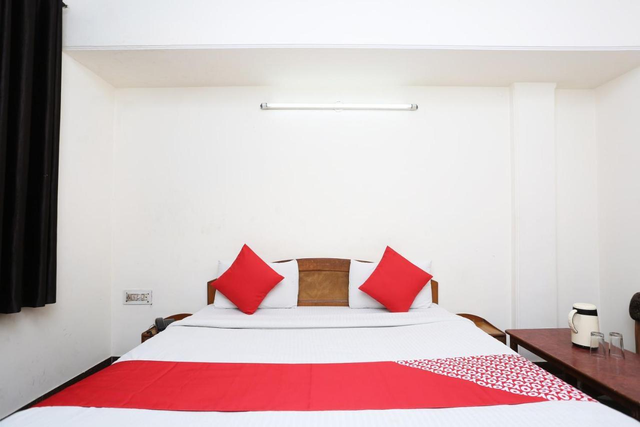 Oyo 8188 Vardhmaan Inn Delhi  Exterior foto