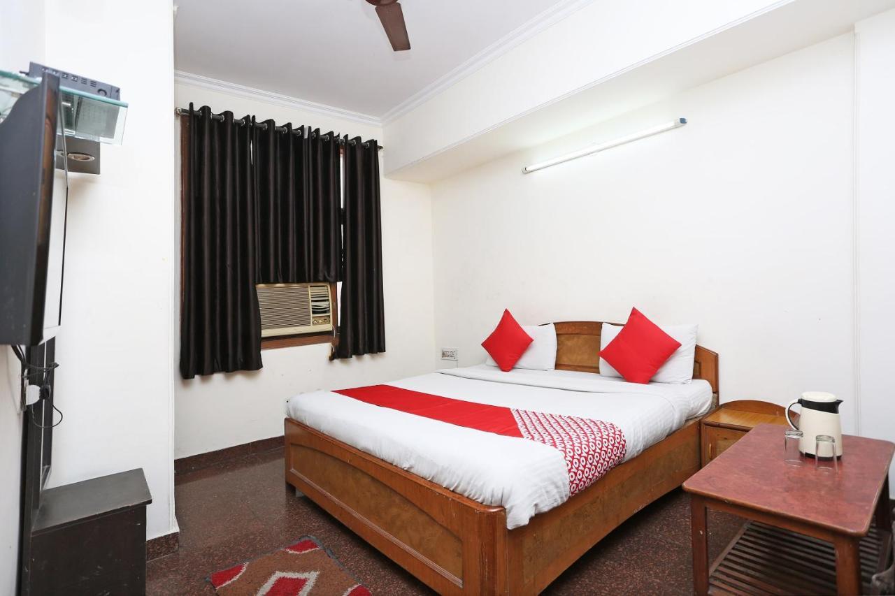 Oyo 8188 Vardhmaan Inn Delhi  Exterior foto