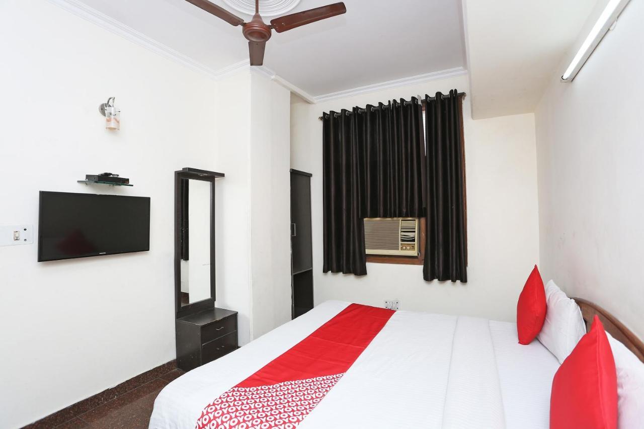 Oyo 8188 Vardhmaan Inn Delhi  Exterior foto